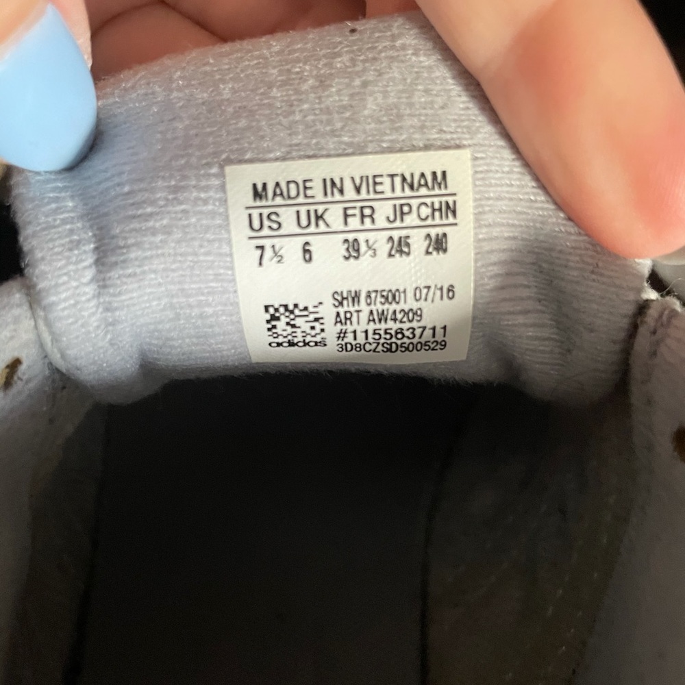 Adidas - Picture 5 of 5